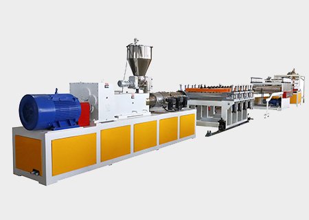 Plastic sheet/board machine